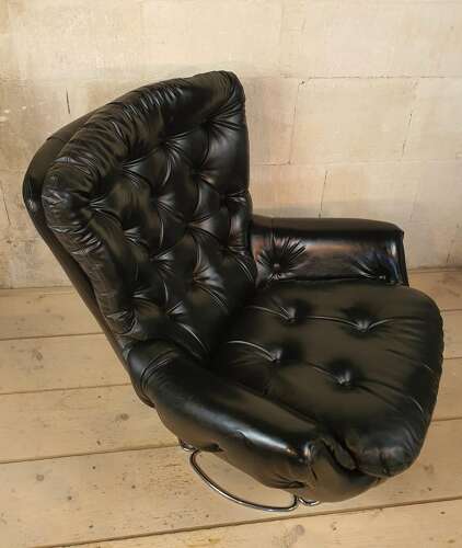 Schreiber Swivel 'Blofeld' James Bond Style Chair