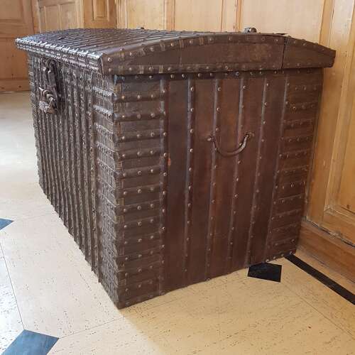 19th C. Rajasthan Iron-banded Damchiya Dowry Chest Trunk with Rare Lock