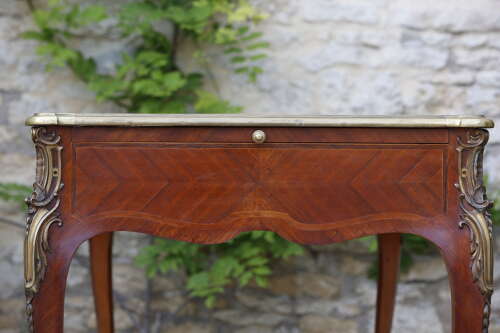Louis XV Style Rosewood and Tulipwood Bureau Plat Ormolu Desk by MERCIER FRÈRES
