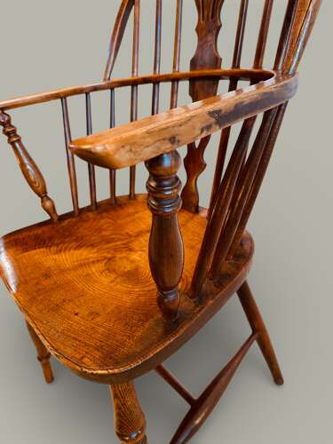 WINDSOR LOW BACK ARMCHAIR IN ASH & ELM C1840