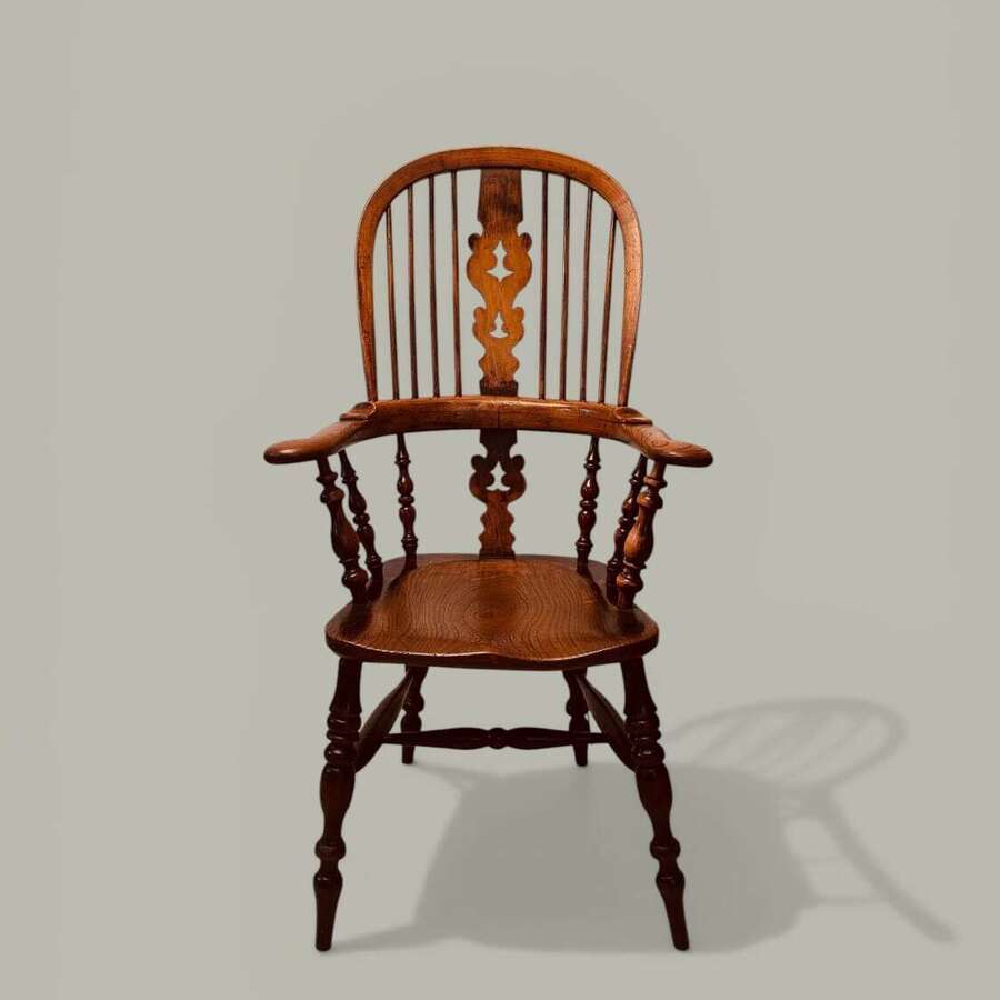 WINDSOR BROAD ARM CHAIR IN ASH & ELM C1890