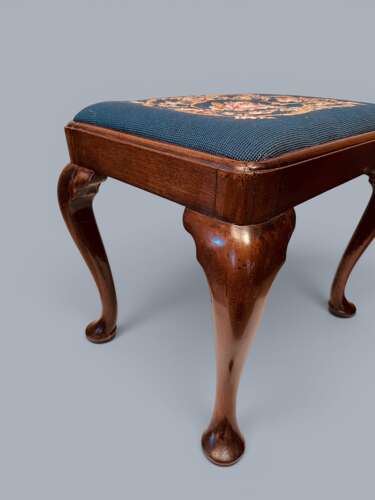 CABRIOLE LEG STOOL, RED WALNUT, C1720